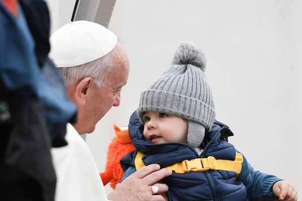 Il Papa: «Non esistono storie umane insignificanti o piccole»